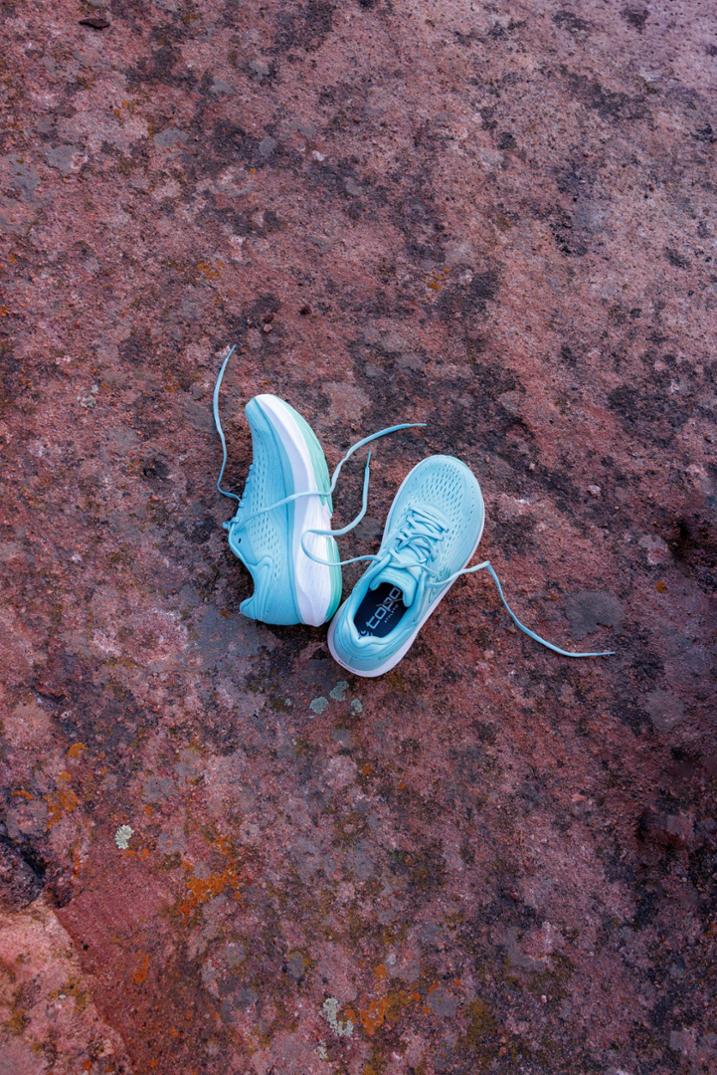 Location Image for Atmos 2 Road-Running Shoes - Women's