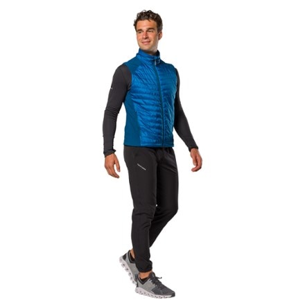 Nathan Navigator Hybrid Vest - Men's 4