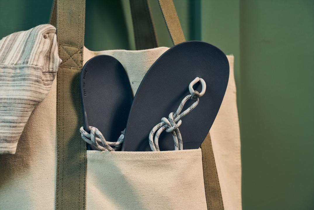 Location Image for Genesis Sandals - Men's