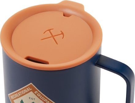 REI Co-op Diamond Camp Mug - 12 fl. oz. Lid detail (Thunder Blue)