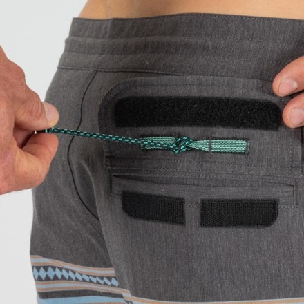 VISSLA Issaquah 18.5" Boardshorts - Men's 10