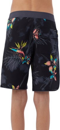 O'Neill Hyperfreak Mysto Scallop 16" Board Shorts - Boys' 2