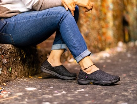 Topo Athletic Rekovr 2 Shoes - Women's 4