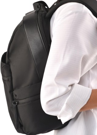 sherpani mini backpack