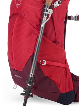 Osprey Stratos 24 Pack - Men's Trekking pole attachments