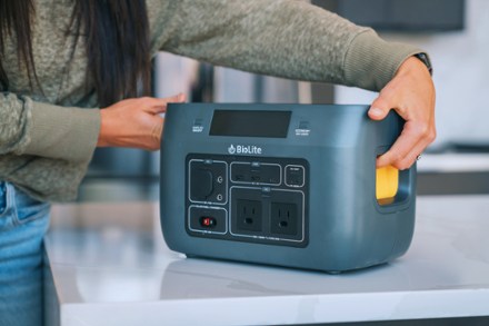 BioLite BaseCharge 600 Portable Power Station 9
