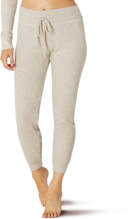 Beyond Yoga Brushed Up Lounge Around Midi Jogger in Oatmeal Heather