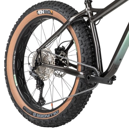 Salsa Mukluk Deore 11 Fat-Tire Mountain Bike 2