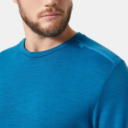 Helly Hansen Lifa Merino Midweight Crew Base Layer Top - Men's 5