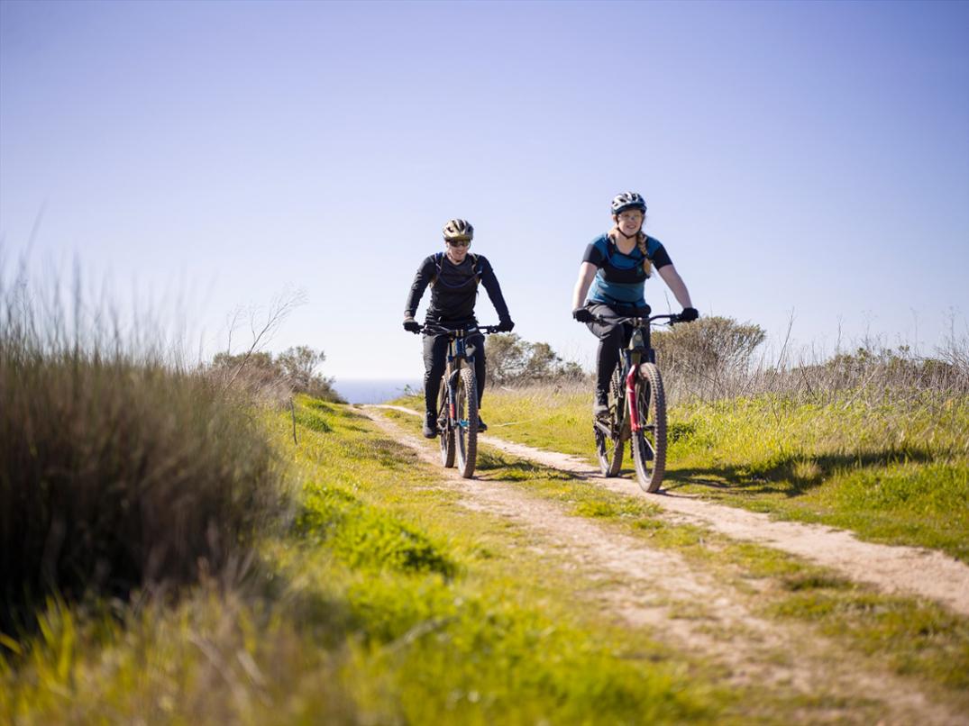 Location Image for Lobo Hydration Pack - Women's