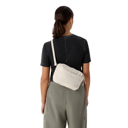 Arc'teryx Heliad Crossbody Bag | REI Co-op