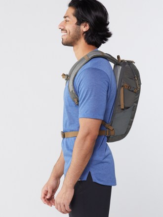 rei hydration pack