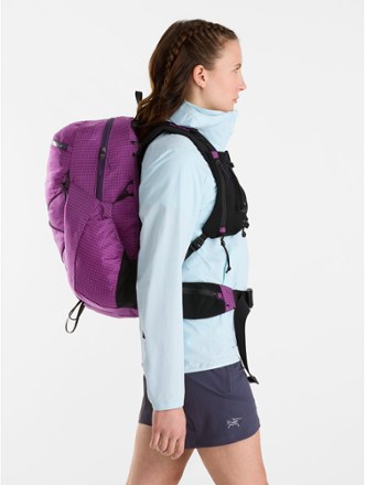 Arc'teryx Aerios 30 Pack - Women's 10