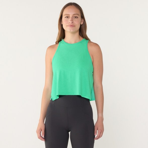 Model info: Height: 5' 10" | Chest: 34" | Waist: 28" | Wearing size: S