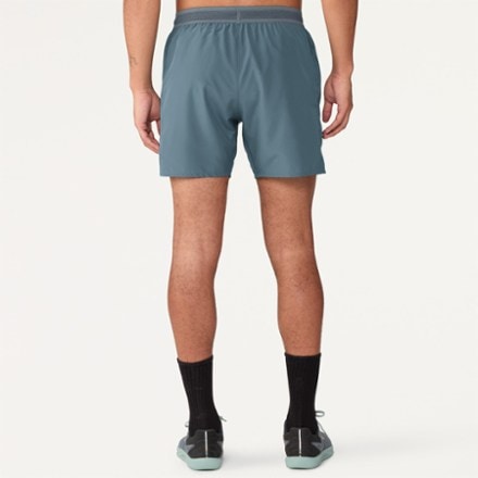 Brooks Dash 6" Shorts - Men's 4