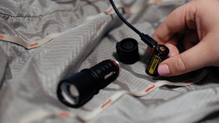 Coast XP6R Professional Series Flashlight 4