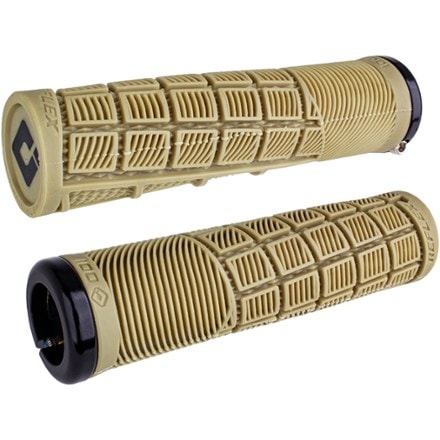 Product Image of color Black/Tan