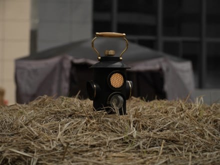 Location Image of color Black
