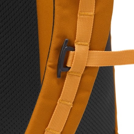 REI Co-op Trailmade 10 Hydration Pack 9