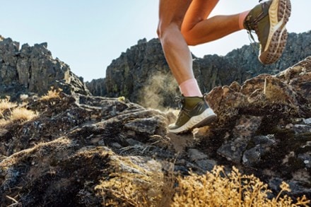 KEEN NXIS EVO Mid Waterproof Hiking Boots - Women's 6