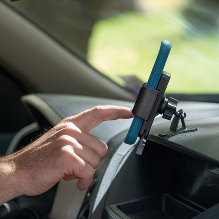 Nite Ize Squeeze Universal Dash Mount 6