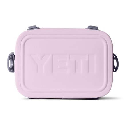 YETI Hopper Flip 8 Soft Cooler 7