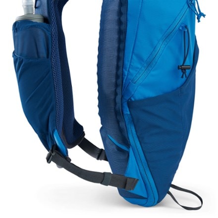 Ultimate Direction Blazek 18 Pack Zipped for 14 L capacity; soft flasks not included