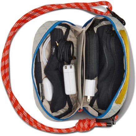 Nomadix Traveler Tech Sling Bag 4