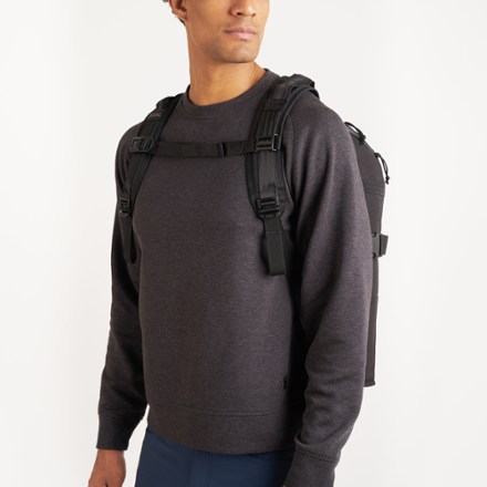 rei camera backpack