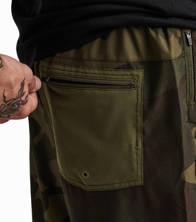 Roark Serrano 2.0 Shorts 8" - Men's 7