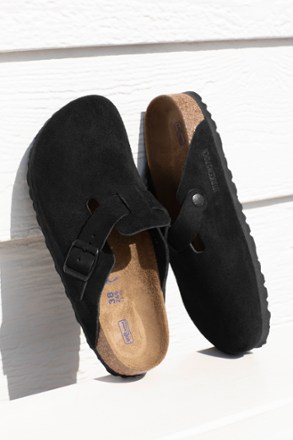 Location Image for Boston Soft Footbed Clogs - Women's