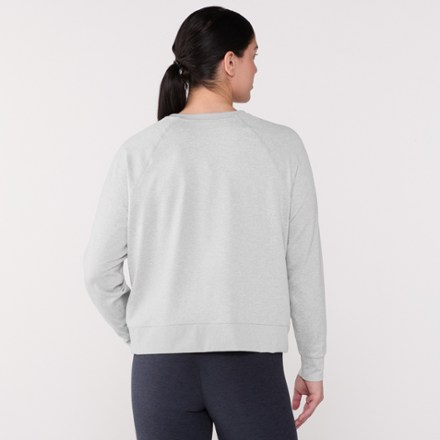 Vuori Long-Sleeve Halo Crew Pullover - Women's 2