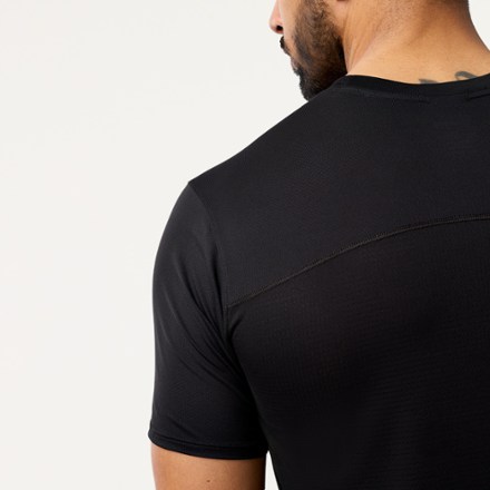 Brooks Atmosphere Shirt 3.0 - Men's 2