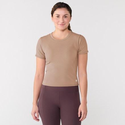 Vuori Pose Fitted T-Shirt - Women's 1