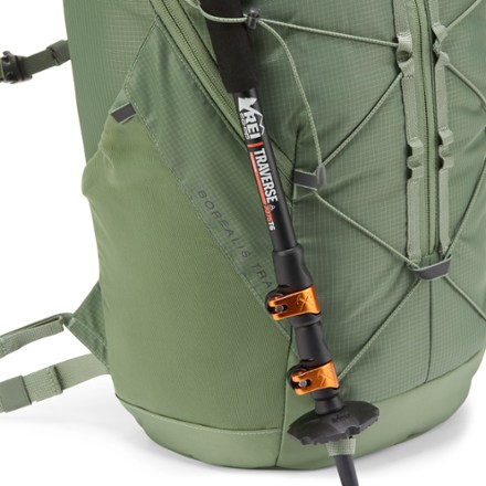 The North Face Borealis Trail 28 Pack Trekking pole attachments