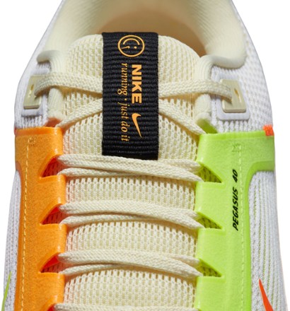 Nike Air Zoom Pegasus 40 Road-Running Shoes - Men's 6