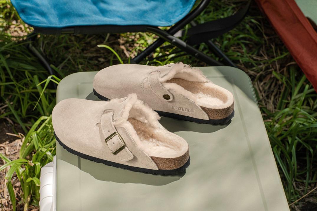 Location Image for Boston Shearling Clogs - Women's