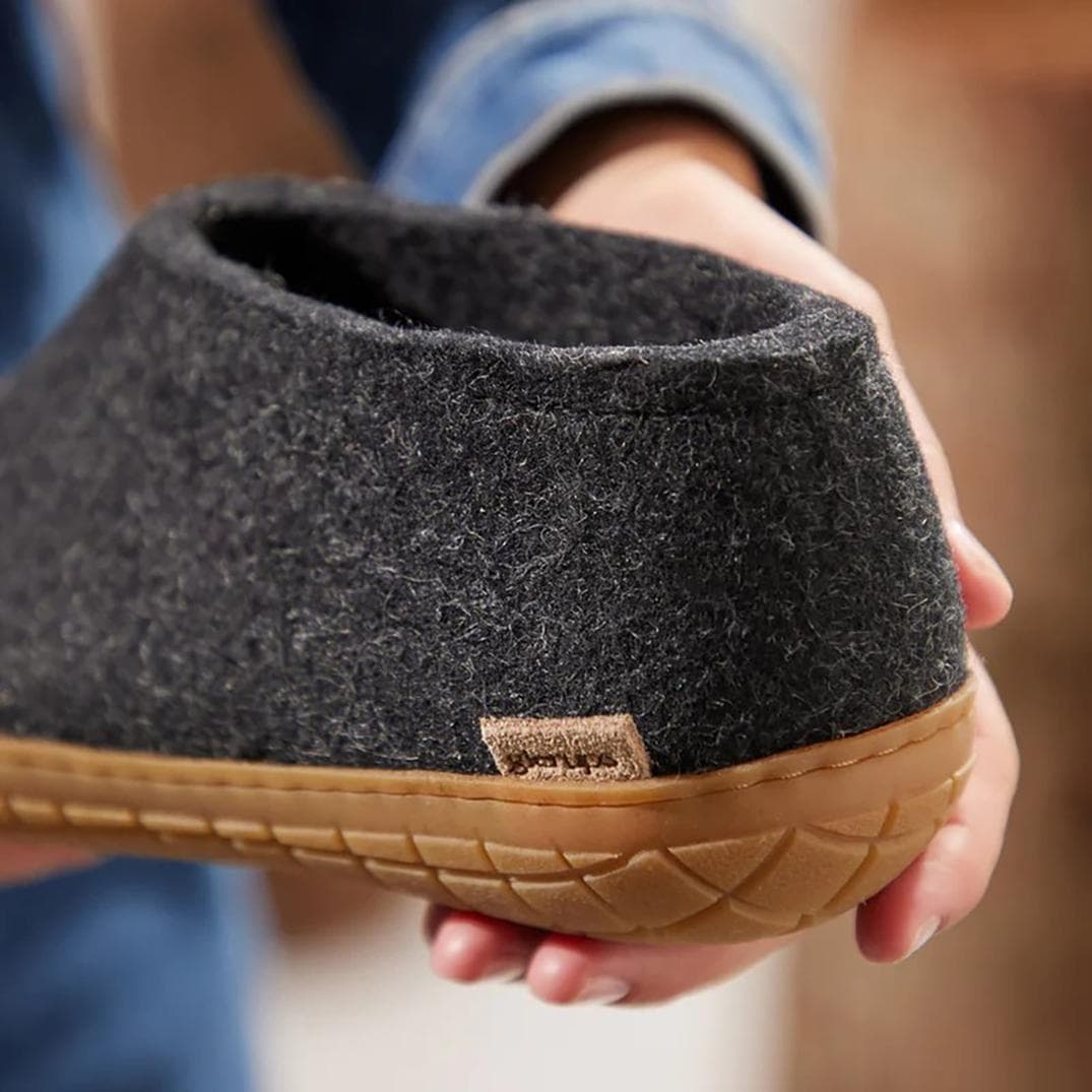 Location Image for Model AR Shoes - Men's