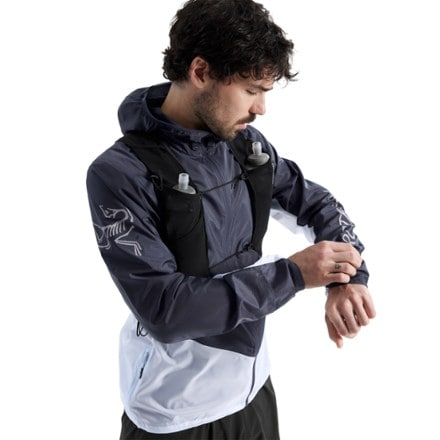 Arc'teryx Norvan Windshell Hoody - Men's 8