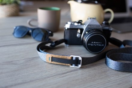 Peak Design Camera Leash In use (Ash)