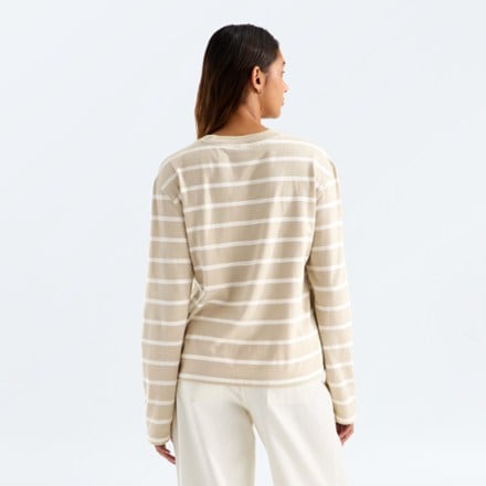 On Body Image of color Timeless Taupe Tnf Stripe