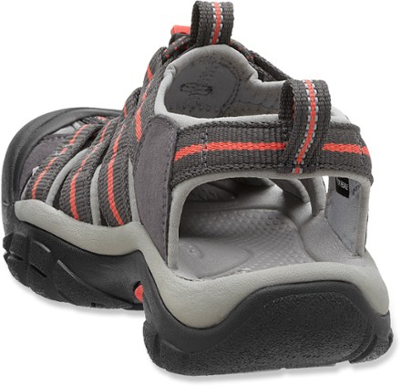 Back view (Magnet/Hot Coral)