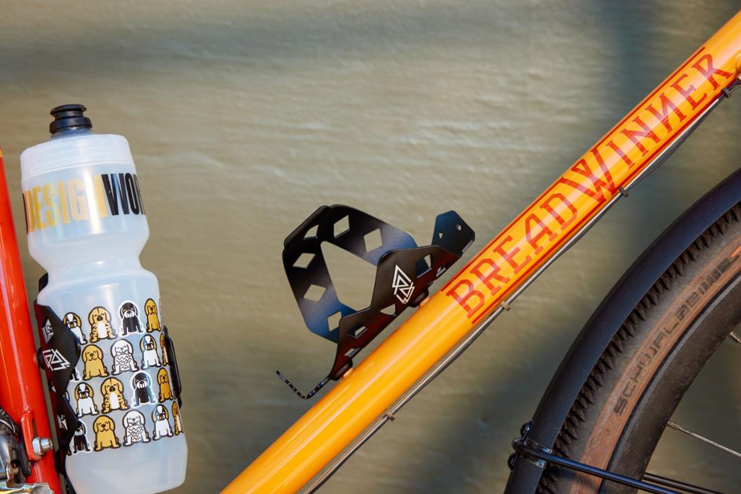 Location Image for Rattlesnek Kej Water Bottle Cage - Right