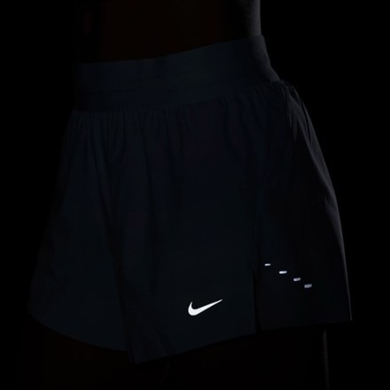 Nike Swift Dri-FIT Mid-Rise 2.5" Brief-Lined Shorts - Women's 4