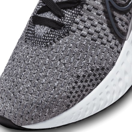Nike React Infinity Run Flyknit 3 Road-Running Shoes - Men's 3