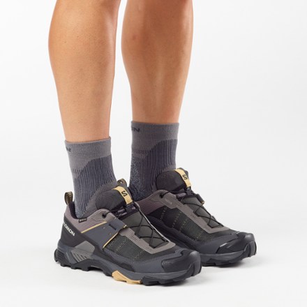 Salomon X Ultra 5 GORE-TEX Low Hiking Shoes - Men's 5