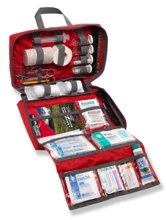 Dicteren overdrijving voor het geval dat REI Co-op Backpacker First Aid Kit | REI Co-op