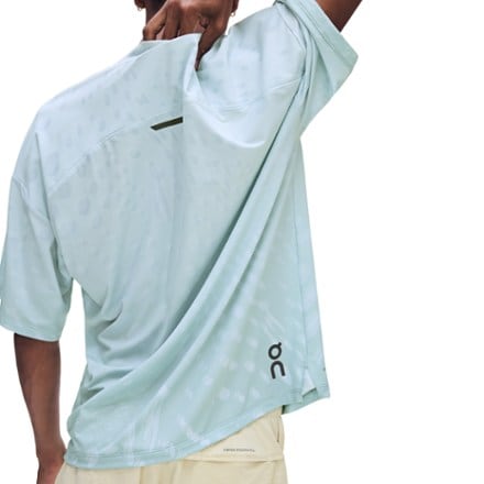 On Performance Volt-T Shirt - Men's 4