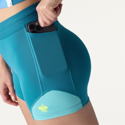 rabbit Pacer 4" Shorts - Women's 5