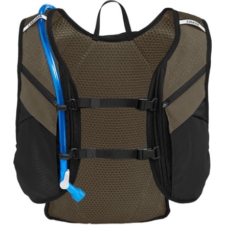 CamelBak Chase Adventure 8 Hydration Vest - Women's 5